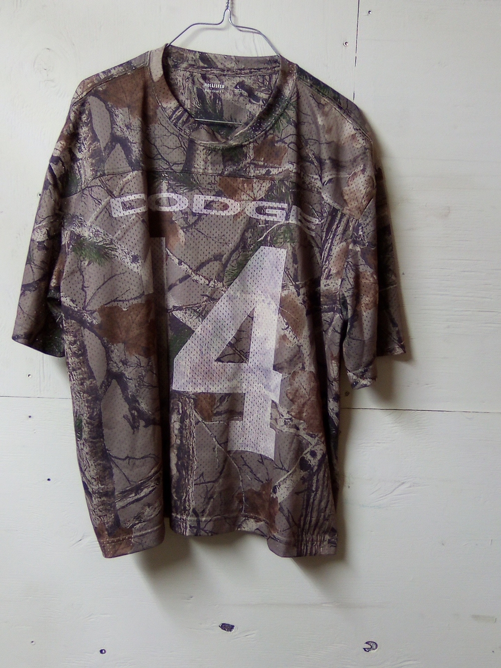 Hollister Men's Camo Short-Sleeve Shirt with Large 4 Graphic ( Bag B )